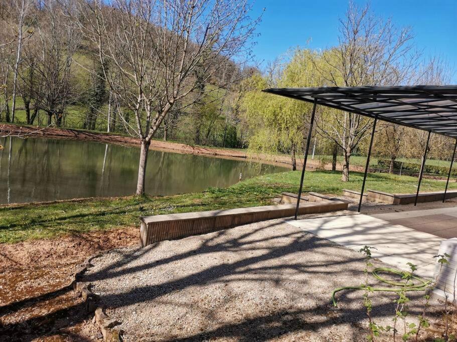 Maison De Campagne Avec Lac Prive Villa Saint-Côme-dʼOlt Exterior foto